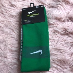 Nike matchfit knee high socks green women’s 6-10